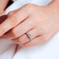 Florence Side Stones | Zásnubný prsteň so stredovým kameňom 0.25 ct, biele zlato, s diamantmi